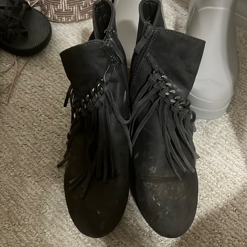 Fringe boogie! Need to be cleaned off but in great condition.